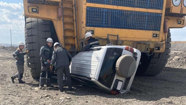 Белаз задавил человека