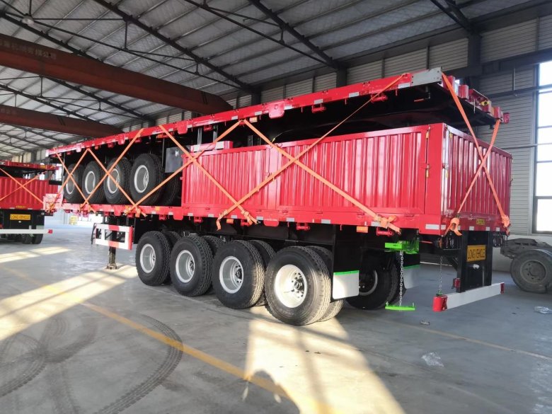 Грузовой полуприцеп