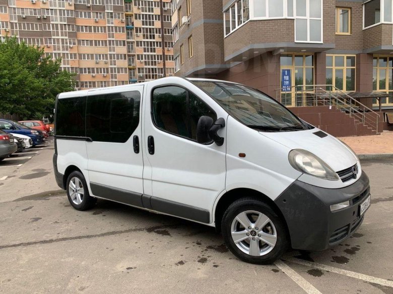 Микроавтобус рено трафик 2012г.