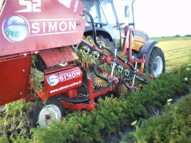 Морковоуборочный комбайн симон