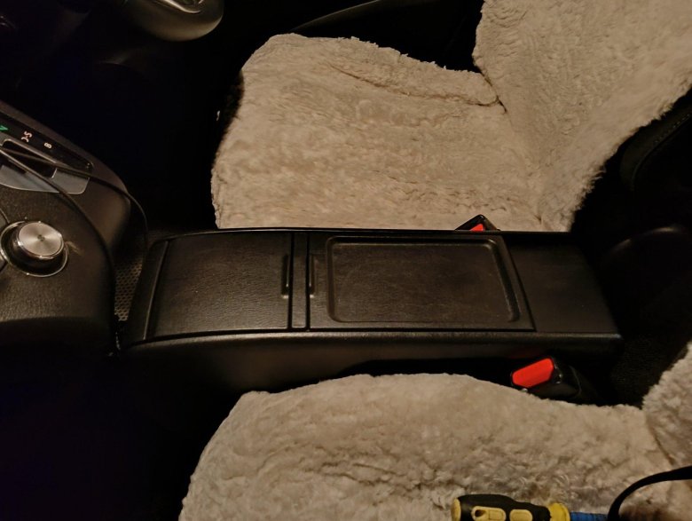 Бардачок между сиденьями тойота сиента