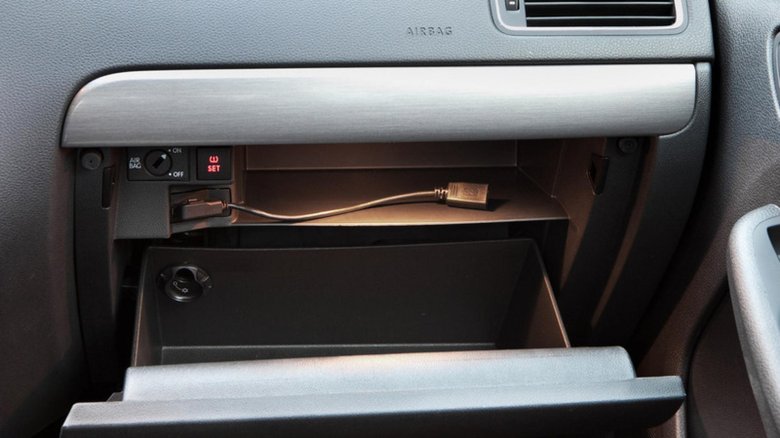 Фольксваген джетта usb в бардачке