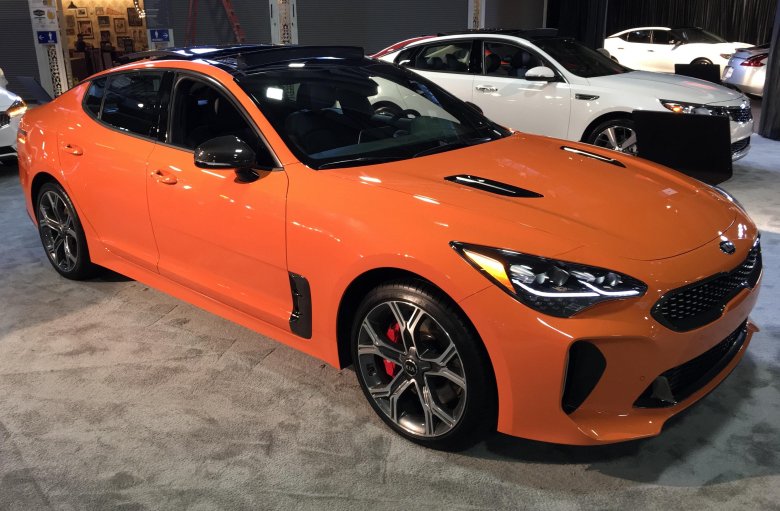 Киа стингер оранжевый