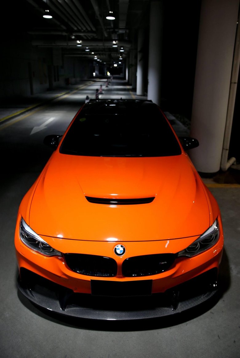 Bmw m8 оранжевая