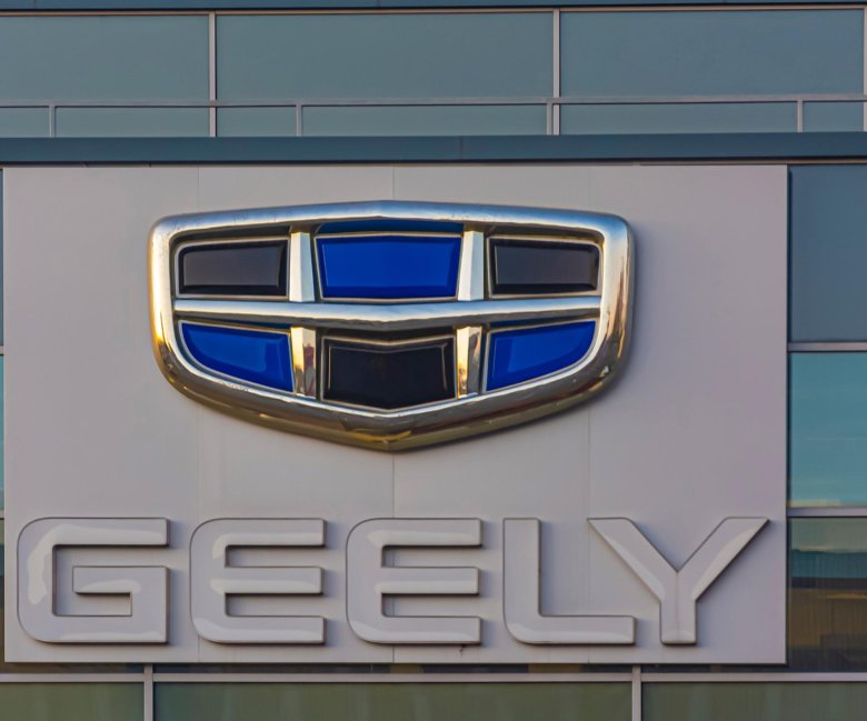 Geely emgrand значок