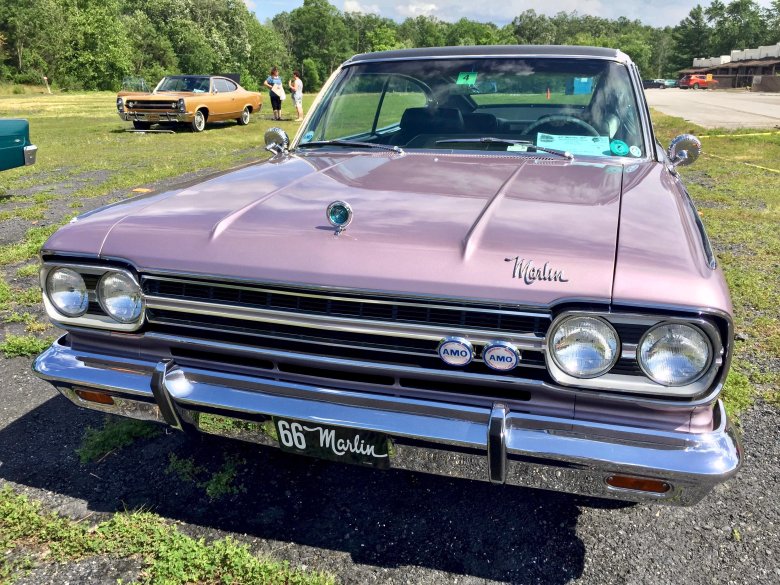 Автомобиль старый