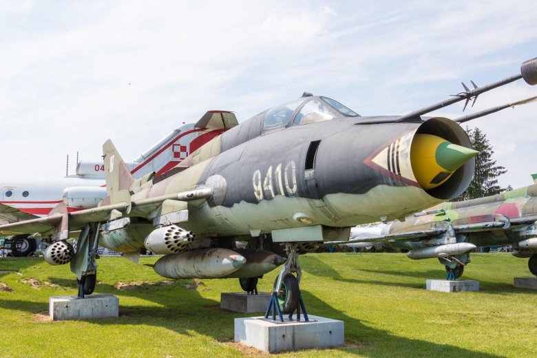 Су 17 истребитель бомбардировщик