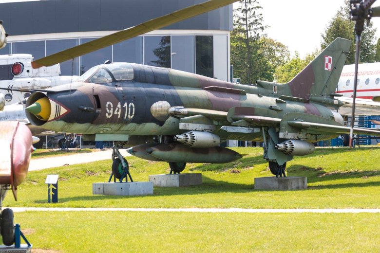 Су 17 истребитель бомбардировщик