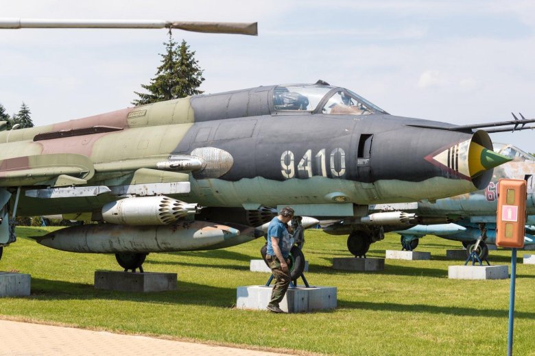 Су-22 истребитель-бомбардировщик