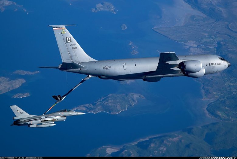 Kc-135 stratotanker