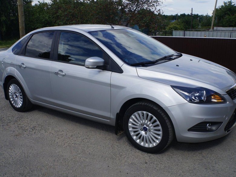 Ford Focus 2 седан серебристый