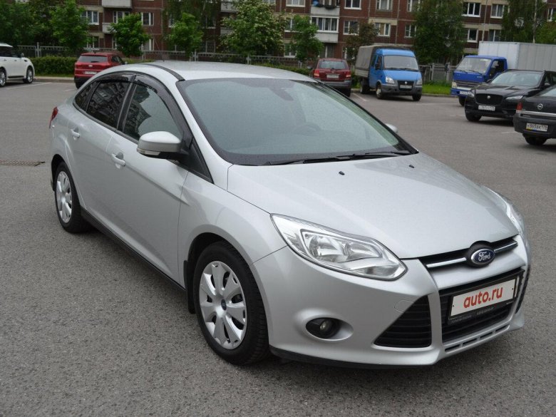 Ford Focus 3 седан серебристый