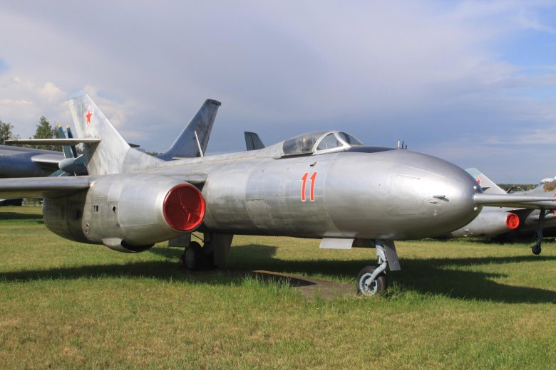 Самолёт як-25рв