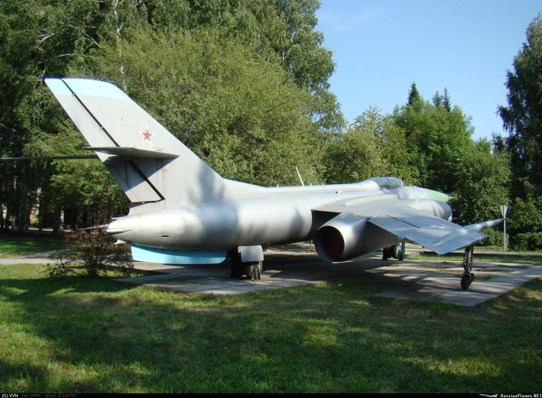Самолет ил 28