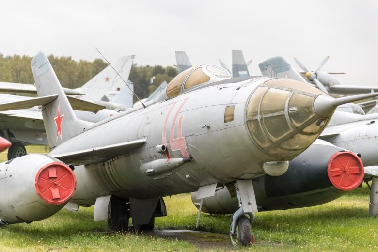 Самолет як 28