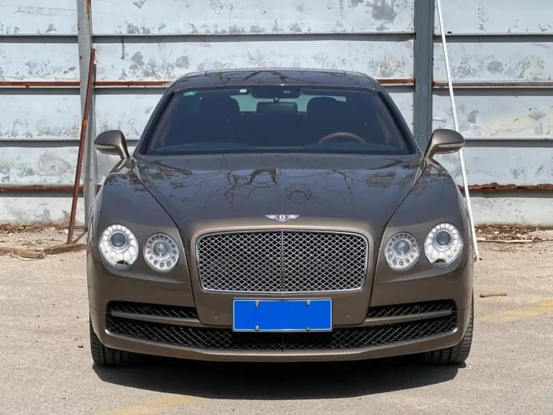 Автомобиль bentley