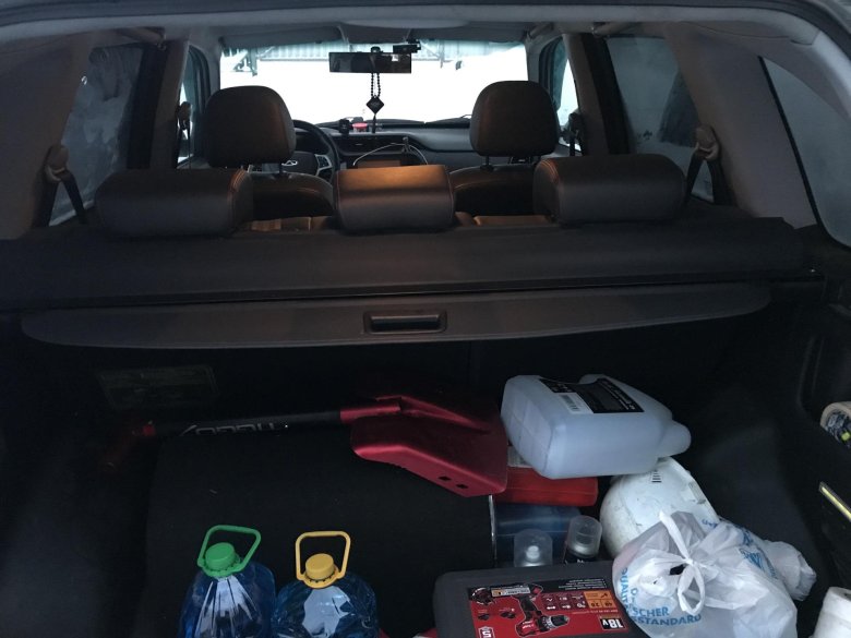 Шторка багажника