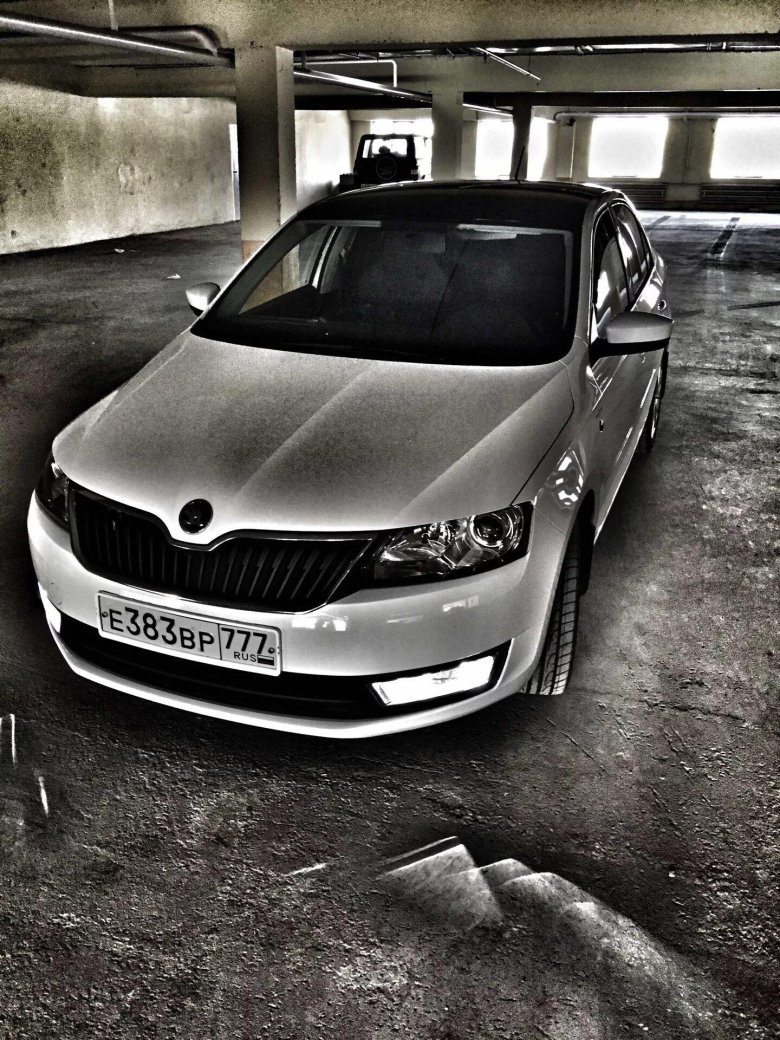 Шкода Рапид 2015 черная