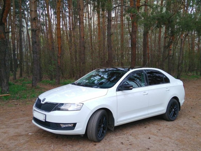 Шкода Рапид 2017 белый