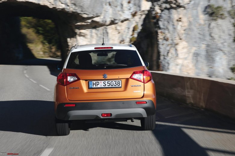Suzuki Vitara сзади