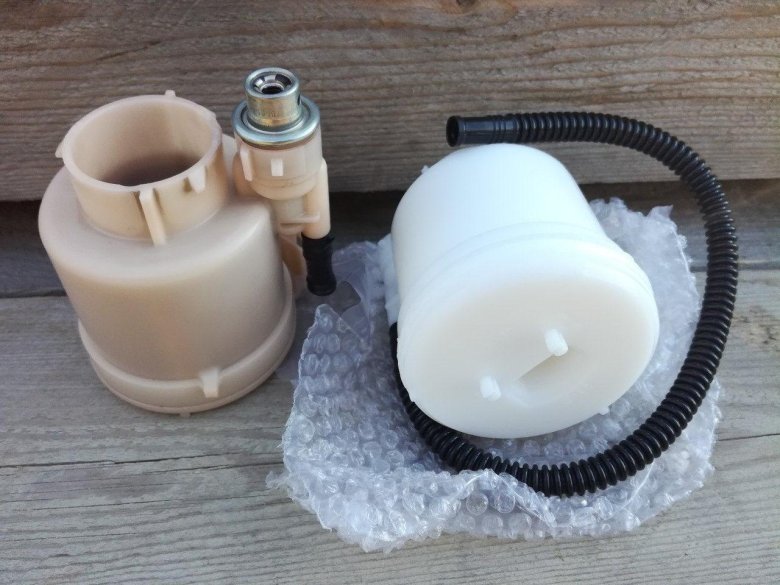 Топливный фильтр тойота королла 2008