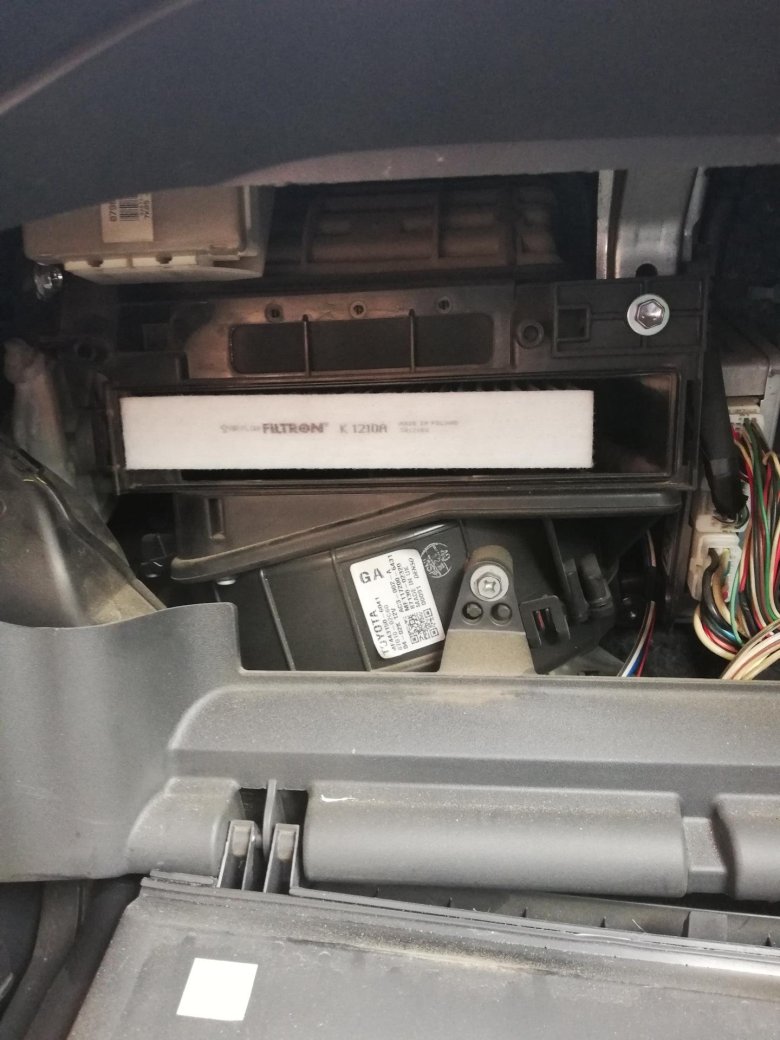 Замена салонного фильтра