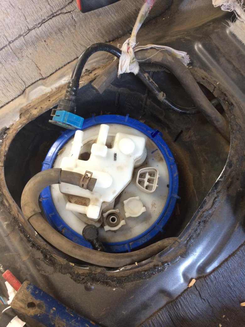 Топливный фильтр тойота аурис 2008