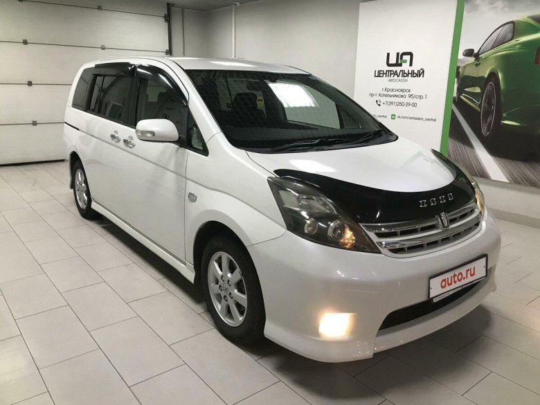 Тойота исис 2010