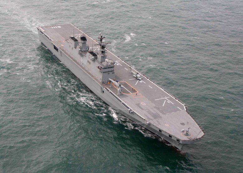 Вертолетоносец докдо