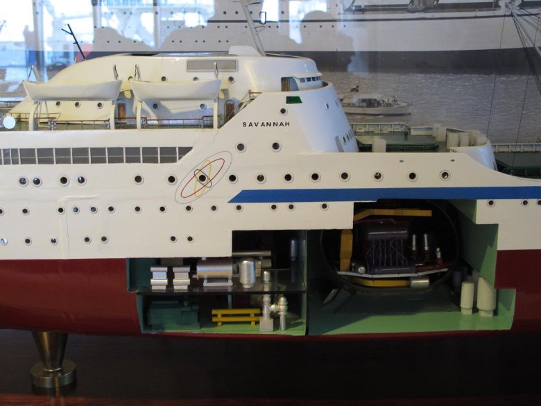 Атомный корабль