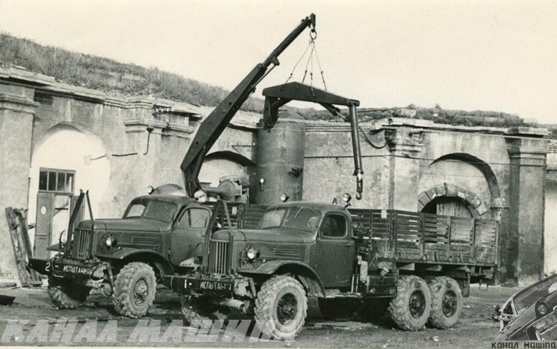 Автомобиль зил 157