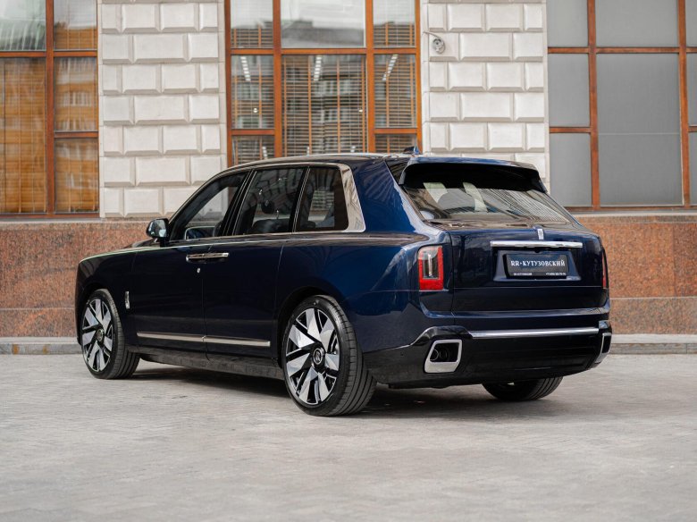 Rolls royce cullinan series ii