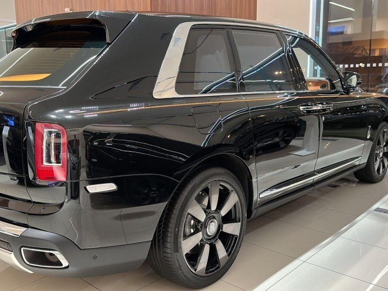 Rolls royce cullinan 2023