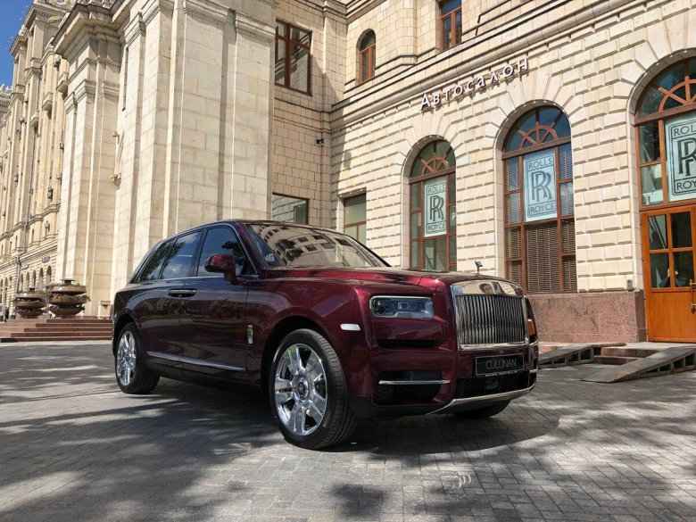 Роллс Ройс Куллинан 2022