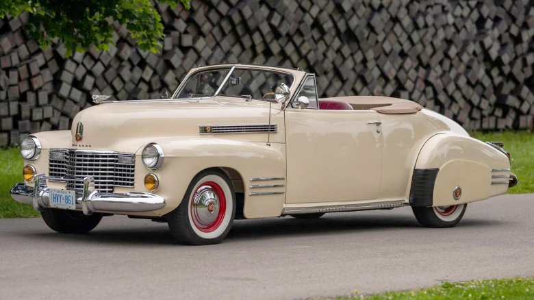 1941 cadillac series 62 convertible coupe