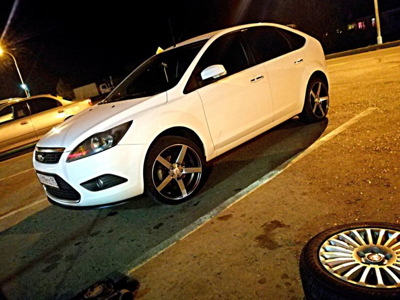 Форд фокус 2 хэтчбек на 18 дисках