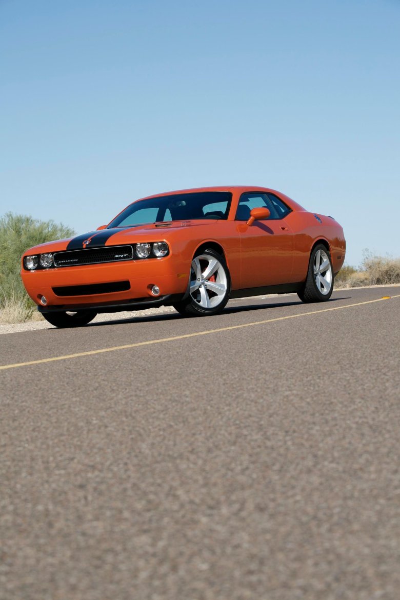 Dodge challenger srt8
