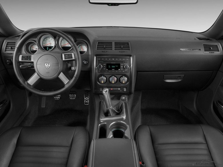 Додж челленджер 2005 салон