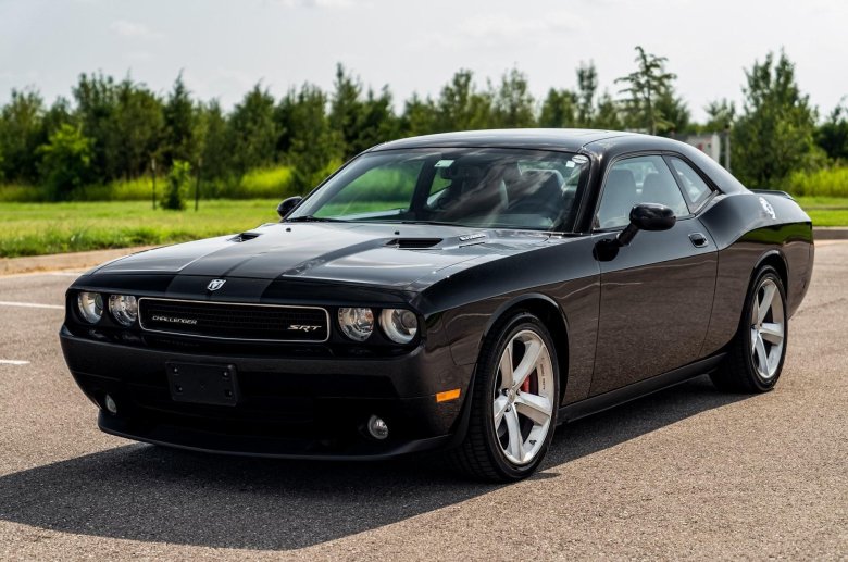 Dodge challenger срт 2008