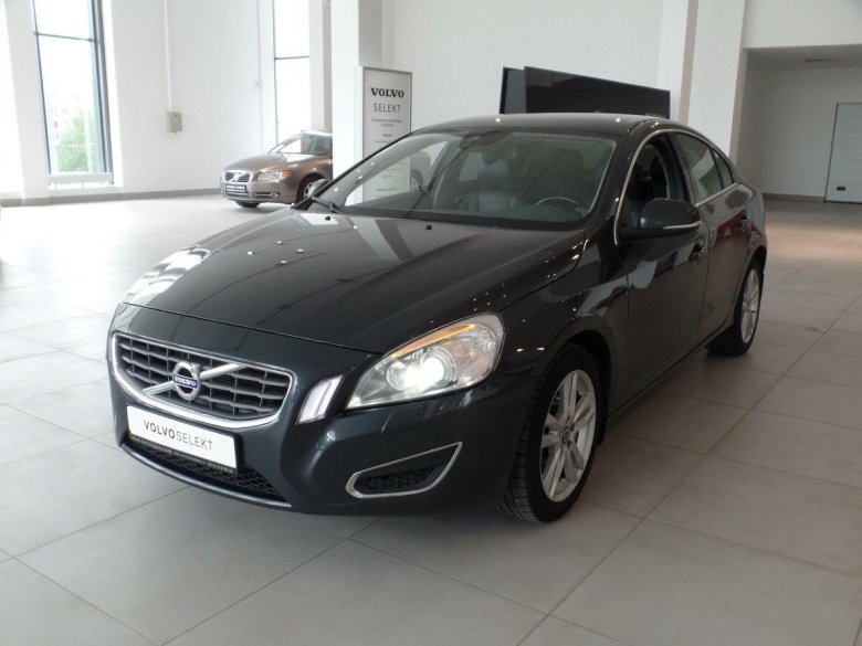 Volvo s60 2 рестайлинг