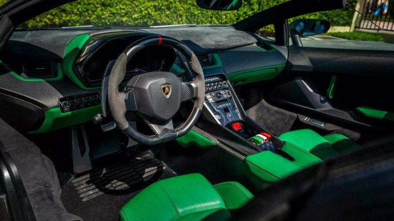 Lamborghini veneno roadster