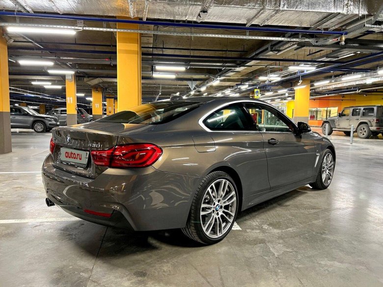 Серая бмв