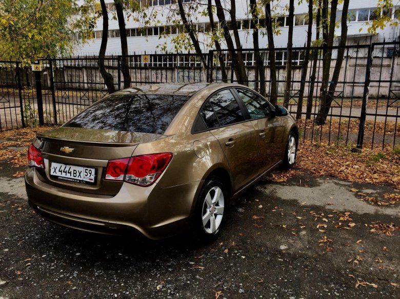 Шевроле Круз золотистый