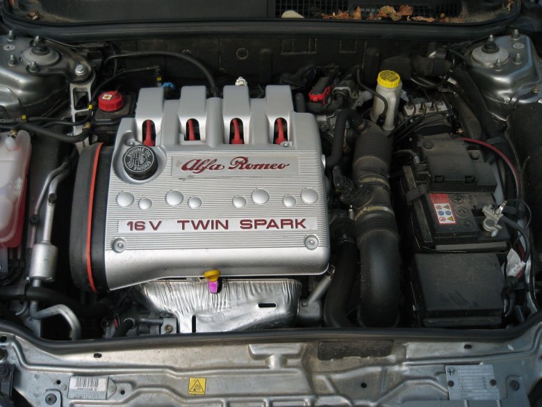 Alfa romeo twin spark engine