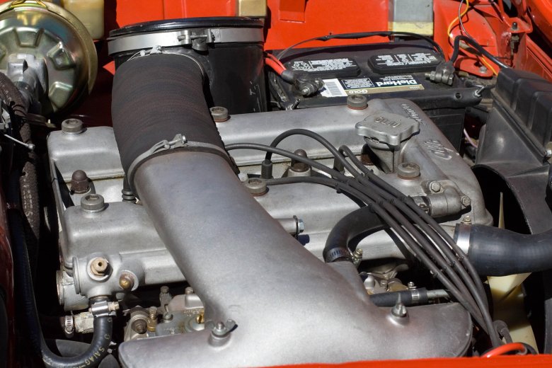 Alfa romeo giulia engine