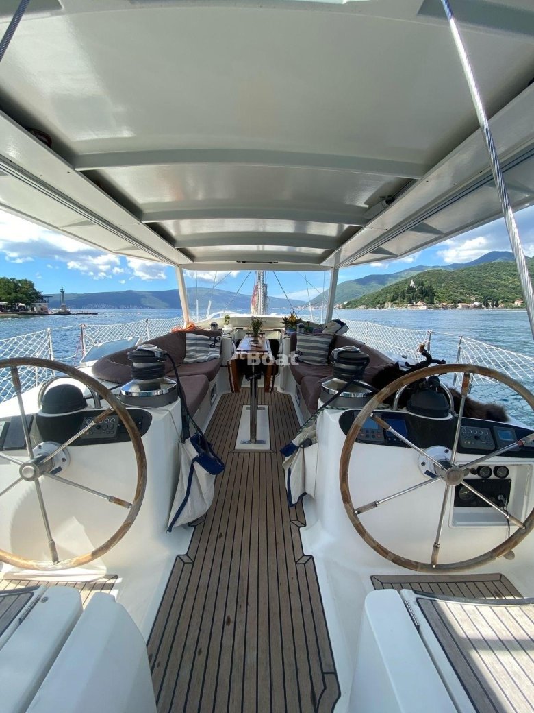 Парусная яхта