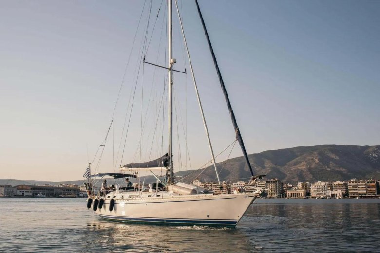 Яхта Beneteau 50