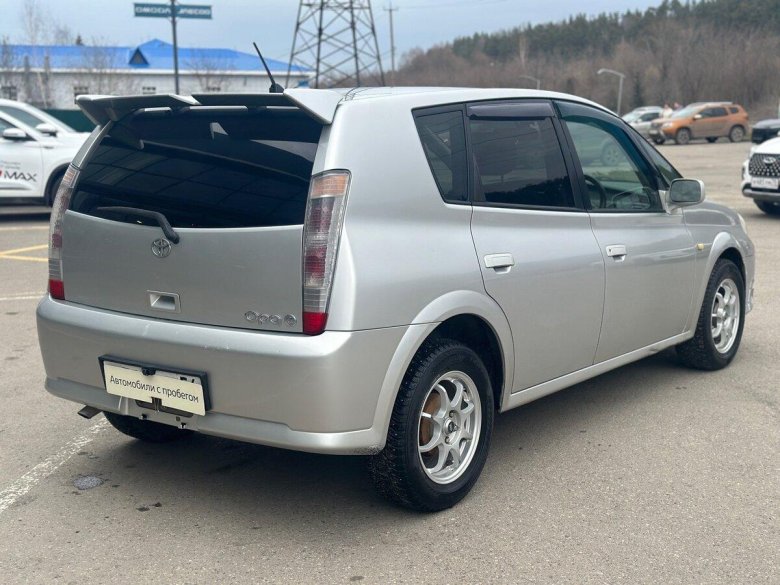 Серая тойота