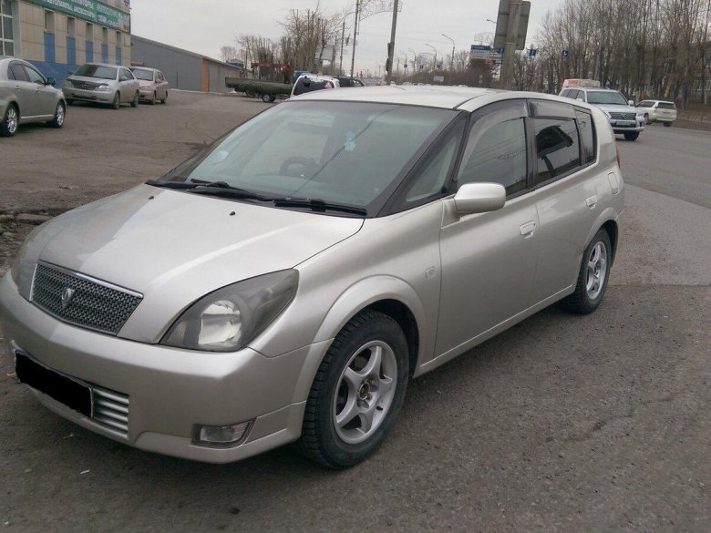 Toyota Opa 2000