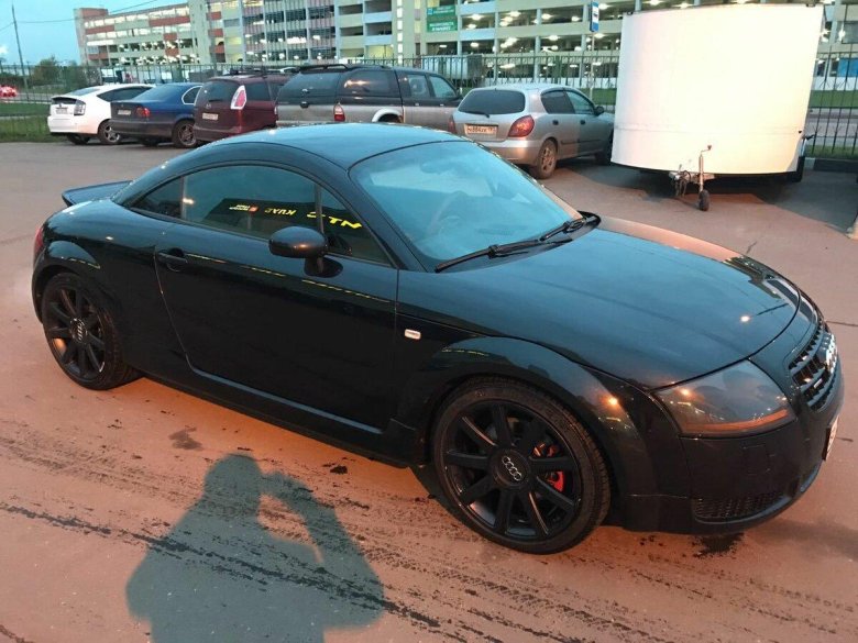 Ауди ТТ черная 2005